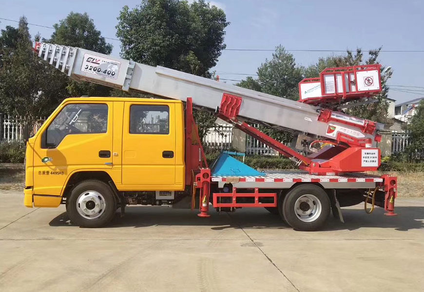 藍(lán)牌江鈴順達(dá)32米云梯車(chē)