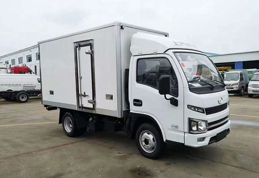 上汽躍進(jìn)福運(yùn)S80柴油版冷藏車